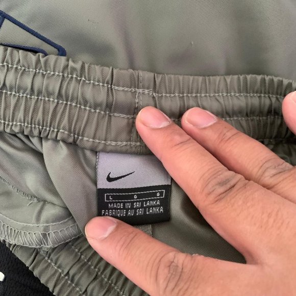 Nike Y2K Retro Vintage Olive Green Windbreaker Pants - Picture 3 of 5